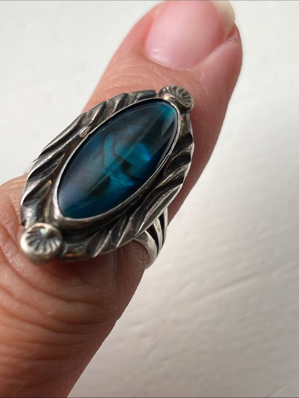 Nakai Navajo Sterling ring with Deep Blue Paua Shell size 6.5 - Picture 6 of 8